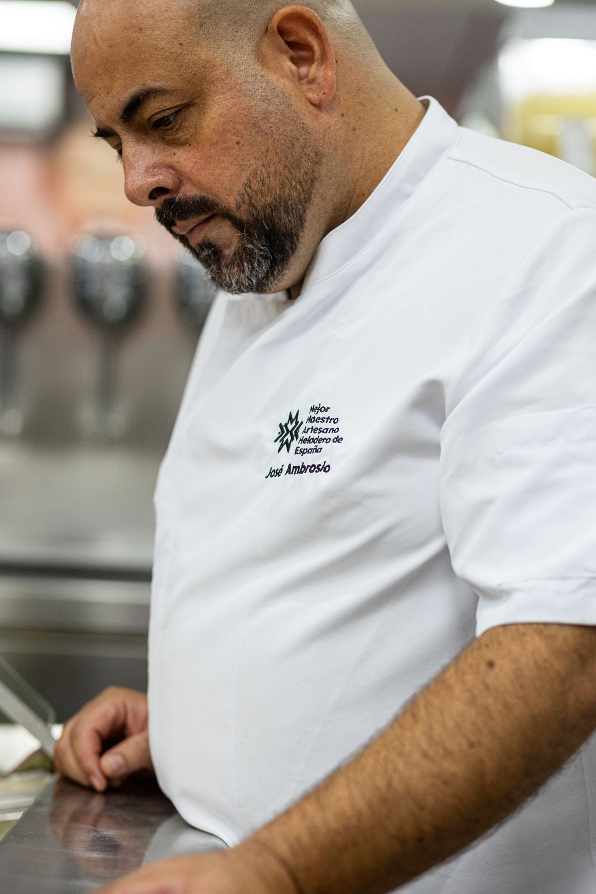 José Ambrosio trabajando en el obrador